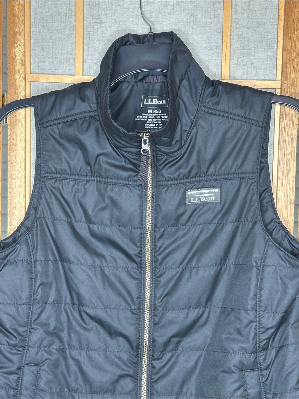 L.L.Bean Women's Mountain Classic Puffer Vest Mediums - Picture 8 of 16